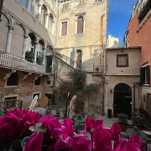 Corte Del Doge Di Rialto Bed & Breakfast Venetië